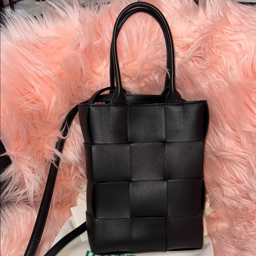 SOLD Bottega Veneta Intreccio leather tote bag with detachable strap